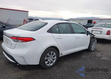 2021 Toyota Corolla Le z USA, uszkodzony, nr VIN 5YFEPMAE4MP210096